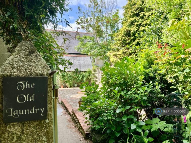 3 bedroom house in Peregrine Hall, Lostwithiel, PL22 (3 bed) (#3030701)
