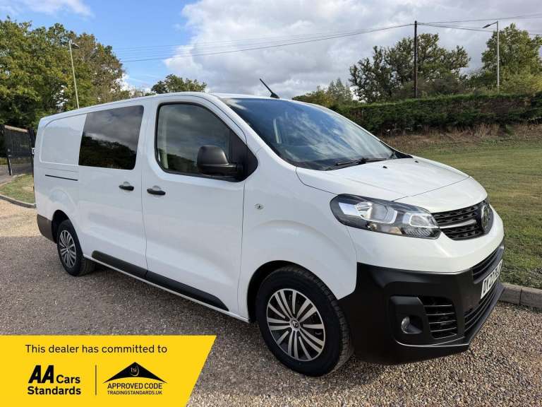 Vauxhall Vivaro 2.0 Turbo D 3100 Dynamic Crew Van L2 H1 Euro 6 (s/s) 6dr Diesel Manual