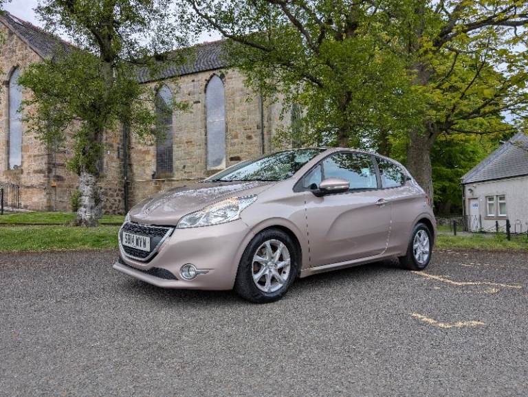 Peugeot, 208, Hatchback, 2014, Manual, 1398 (cc), 3 doors