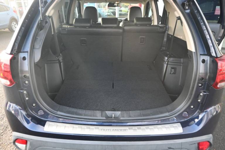 2017 Mitsubishi Outlander 2.2 DI-D 4 SUV 5dr Diesel Manual 4WD Euro 6 (s/s) (147 ps) ESTATE Diese...