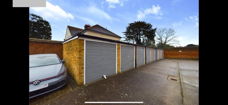 Garage to rent in Beddington.  CR0 4SJ