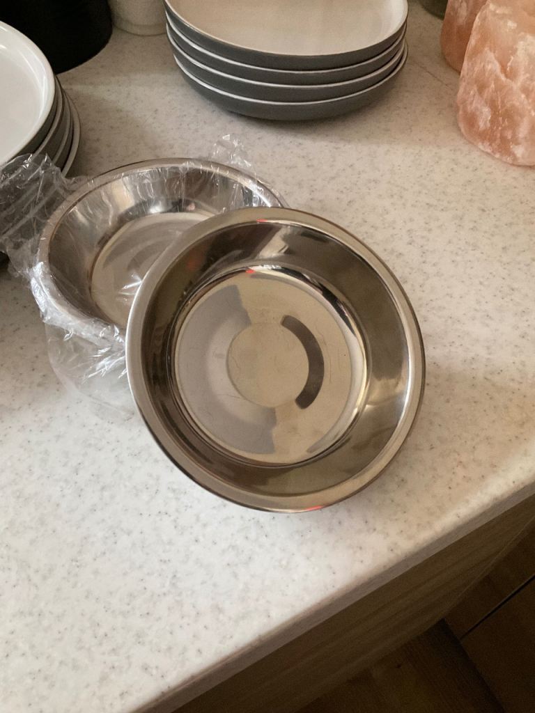 Brand new x3 cat/pet food bowls