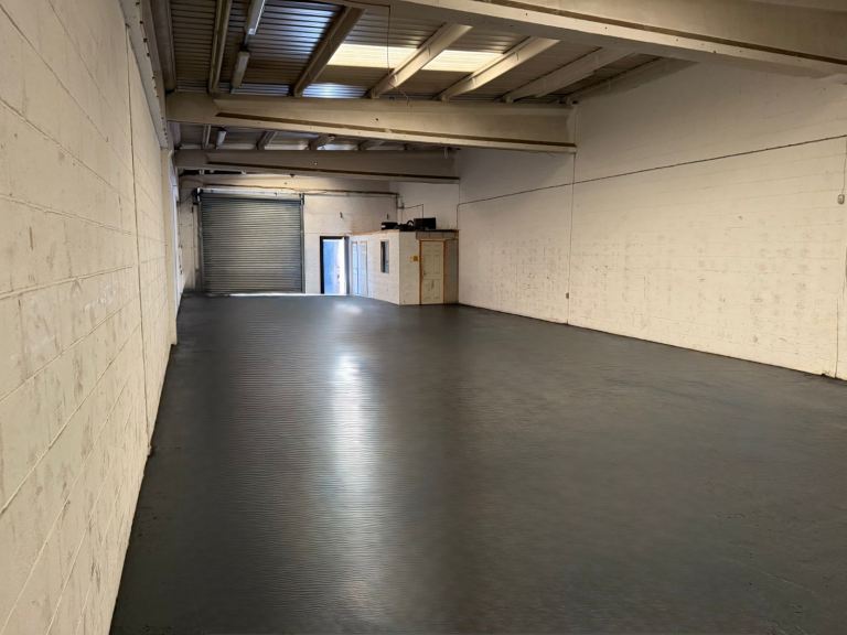 COMMERCIAL UNIT TO LET BRADFORD