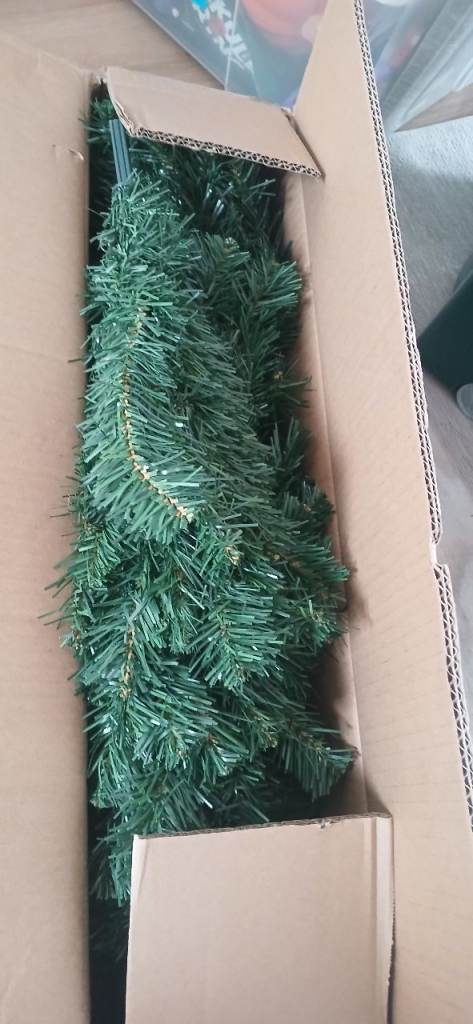 Free 4ft habitat xmas tree in box