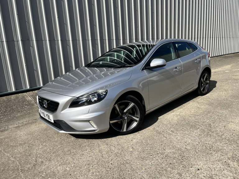 2016 Volvo V40 2.0 D2 R-Design Hatchback 5dr Diesel Manual Euro 6 (s/s) (120 ps) Hatchback Diesel...