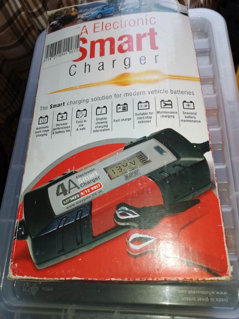 Battery charger for camper or motorhome 