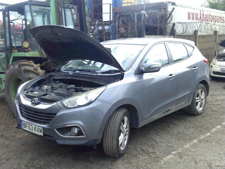breaking for spares hyundai ix35 2013 1.7 crdi 2wd