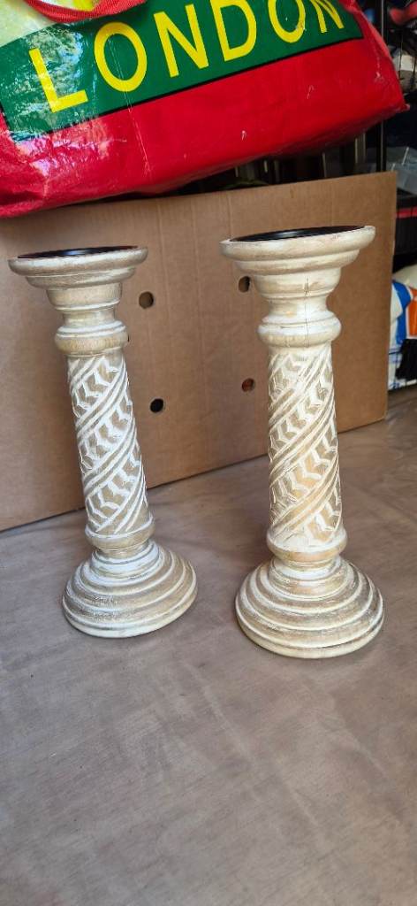 Mango wood candle pillars