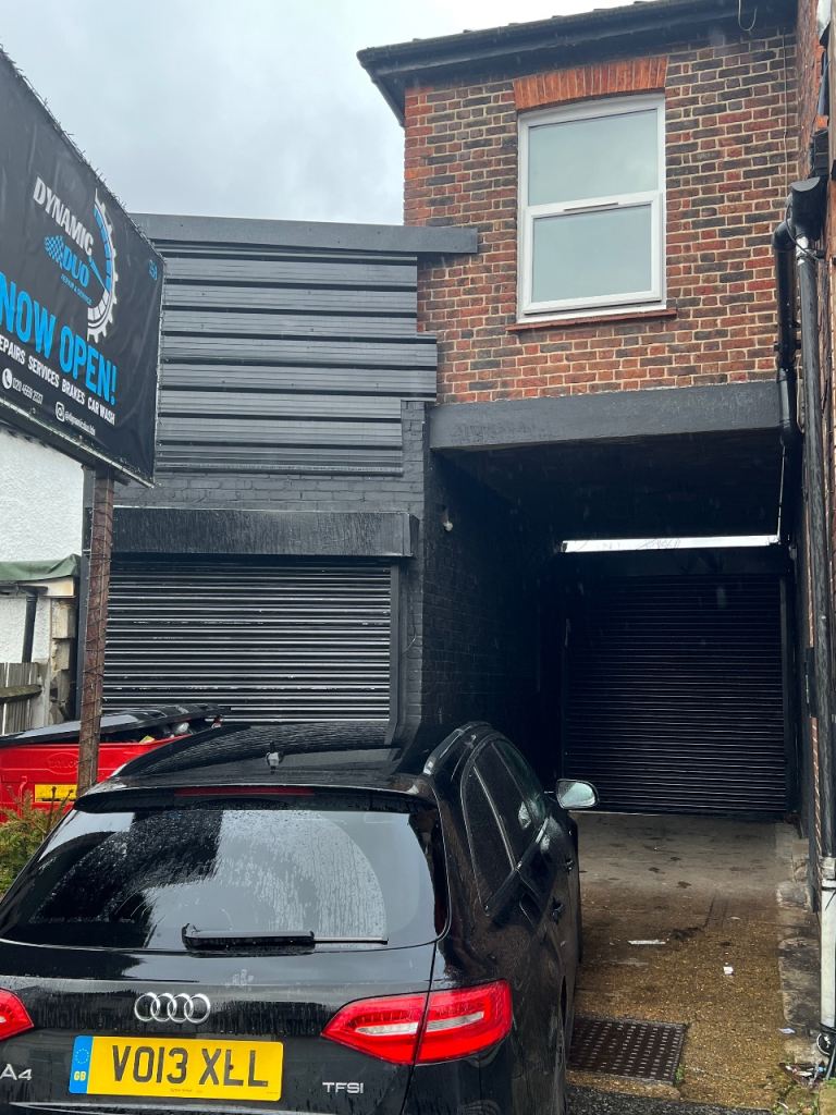 Car workshop for rent