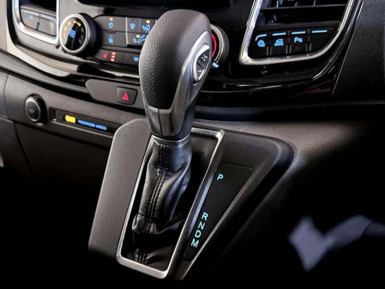 2020 Ford Transit Custom 2.0 EcoBlue 170ps Low Roof D/Cab Limited Van Auto PANEL VAN DIESEL Autom...