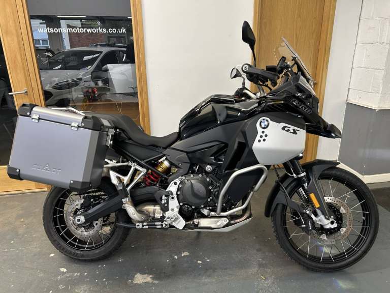 2025 BMW F 900 GS ADVENTURE Ride pro pack, Bumot Panniers, only 7684 miles, balance of BMW warran...