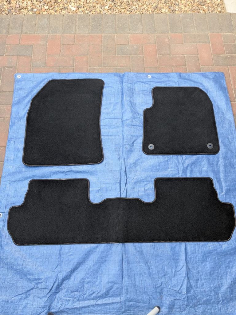 Peugeot 3008 (2022) Car Mats. 1x Carpet  1x Rubber. 