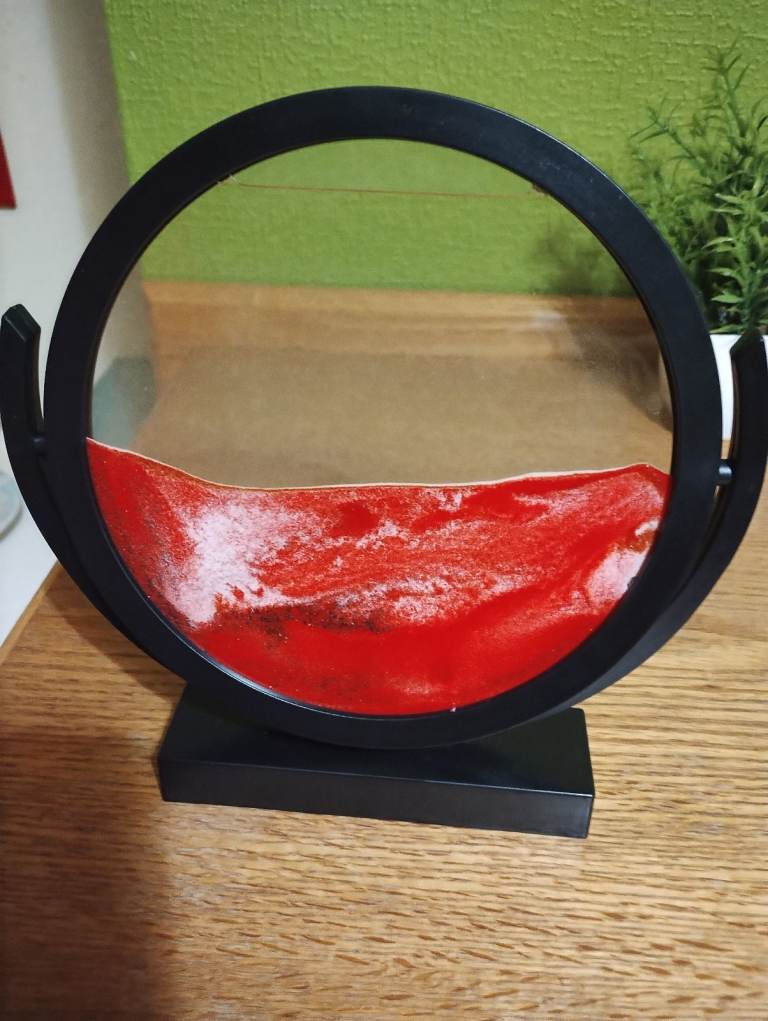 Moving Red Sand Art Ornament 