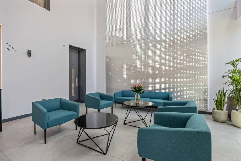 Belfast - BT2 7BA \ All-Inclusive Small Serviced Office for Rent