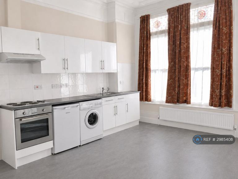1 bedroom flat in Woodstock Road, Redland, Bristol, BS6 (1 bed) (#2985408)