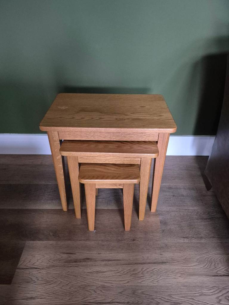 Oak Nest of 3 Tables – Good Condition, Solid Wood