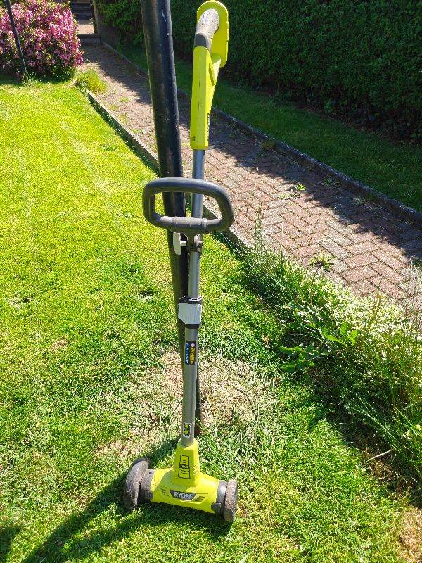 Ryobi One+ Patio Cleaner with Wire Brush
