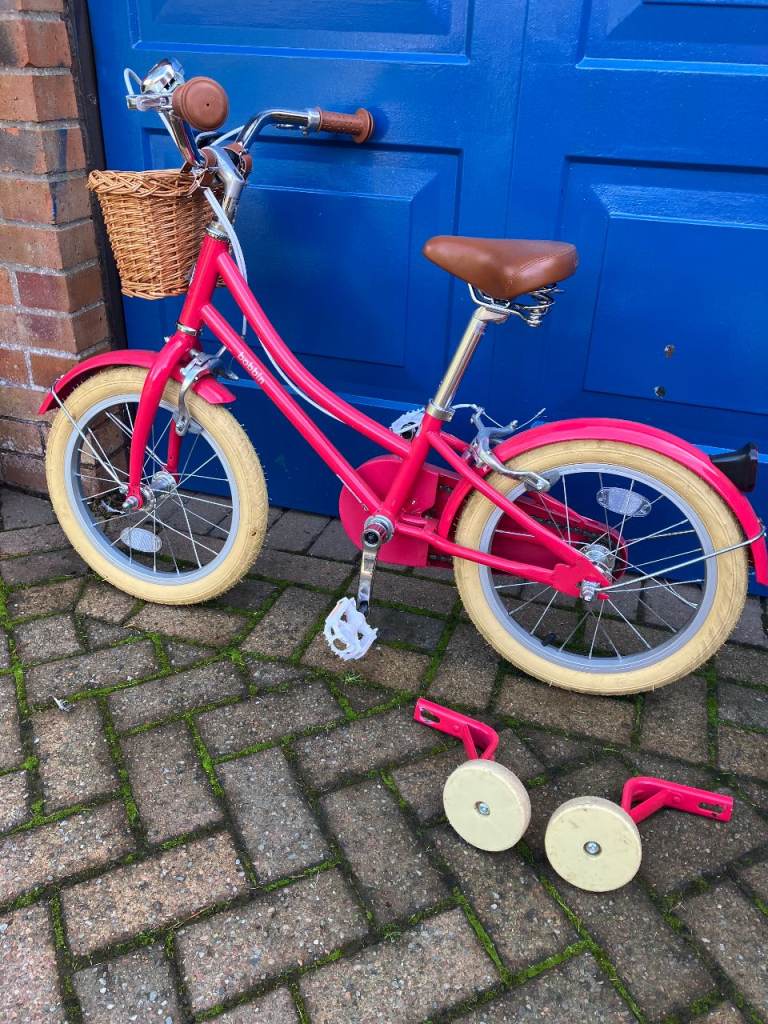 Bobbin Kids Bike with Basket and Stabilisers –Excellent Condition