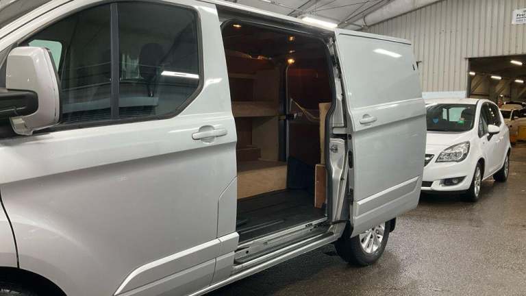 2018 Ford Transit Custom 2.0 EcoBlue 130ps Low Roof Limited Van PANEL VAN DIESEL Manual