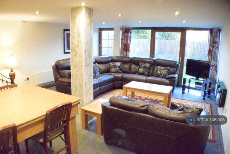2 bedroom flat in Capel Seion, Kidwelly, SA17 (2 bed) (#3061006)