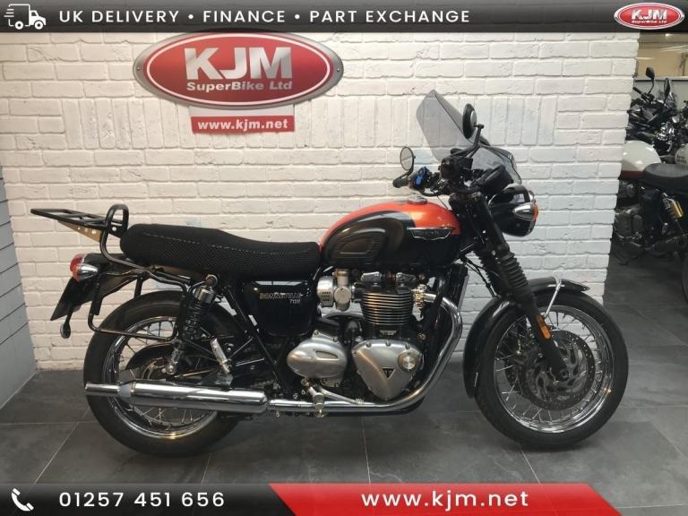 TRIUMPH BONNEVILLE T120, TWO TONE, 2020/20, JUST 3,884 MILES WITH EXTRAS