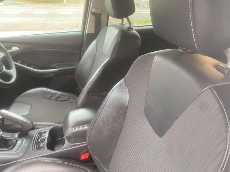 2011 Ford Focus 1.6T EcoBoost Titanium X Euro 5 (s/s) 5dr HATCHBACK Petrol Manual