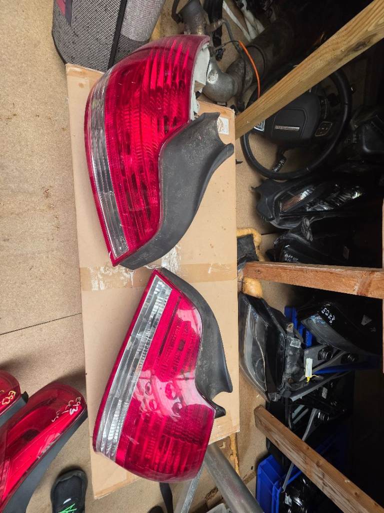 BMW 1 Series E82 E88 SINGLE BACK REAR TAIL LIGHT BREAKING PARTS