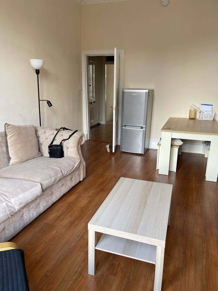 Prime location 2 bedroom flat - Byres Rd