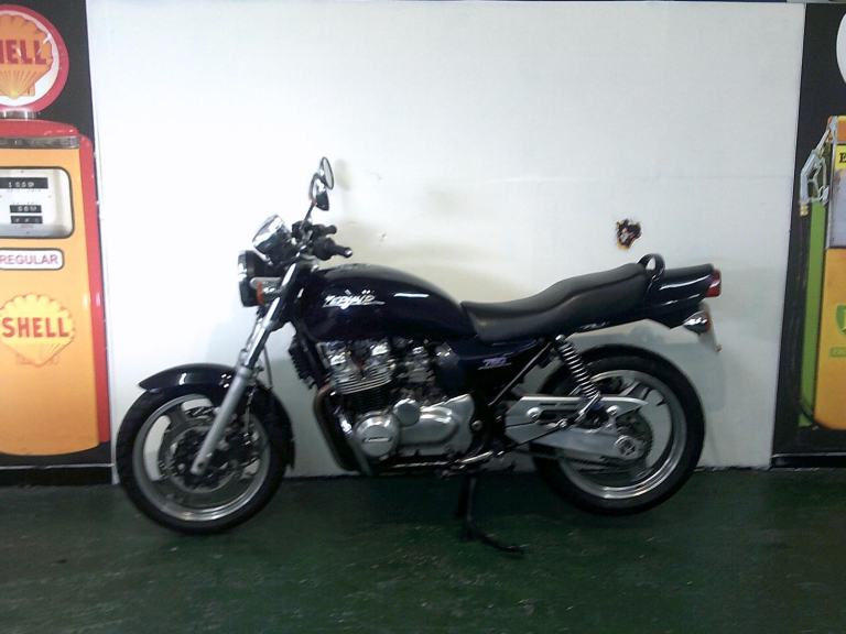 1991 J-reg Kawasaki ZR750 ZEPHYR in blue metallic