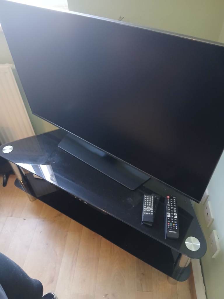 43 inch Samsung OLED Q9 TV - 1 year old