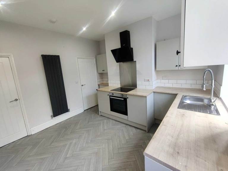 2 Bed Terraced House, Tower St, S70