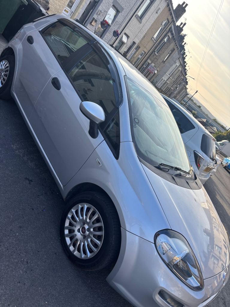 Fiat, PUNTO, Hatchback, 2012, Manual, 1242 (cc), 5 doors