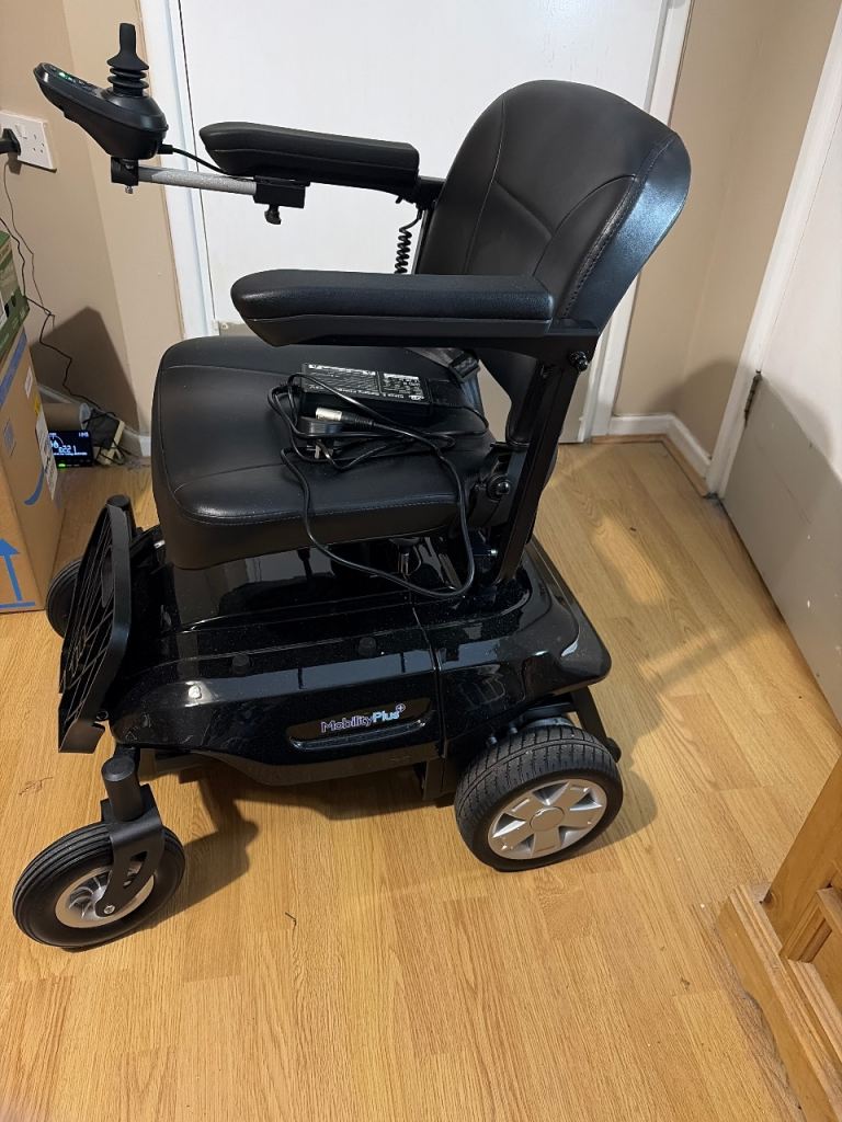 Mobility Plus Quick split electric chair
