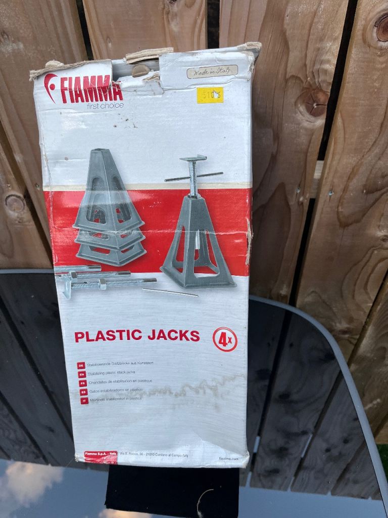 Fiamma Plastic Stabilising Stacker Jacks (4x)