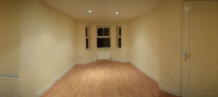 Lovely 1-Bed Ground Floor Flat in Watford – Modern Development with Parking