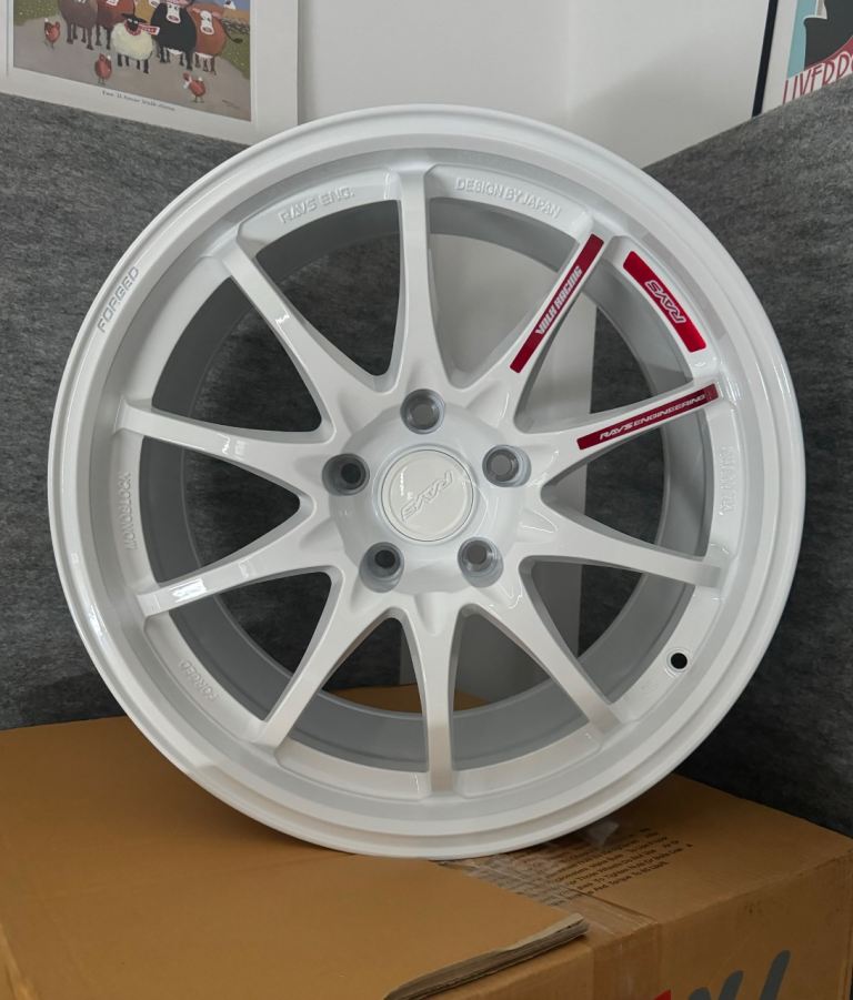 Rays CE28 AOW replicas. BRAND NEW 18 x 9.5 et44 ( 5 x 120 ) 