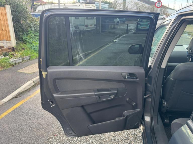 2012 Vauxhall Zafira 1.6 16V Exclusiv Euro 5 5dr MPV Petrol Manual