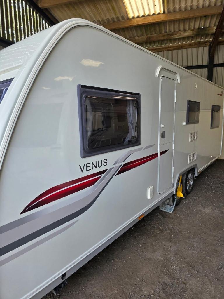 LUNAR VENUS 620 6 BERTH 