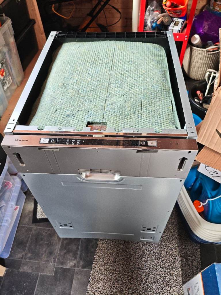 Hisense HV523E15UK Fully Integrated Slimline Dishwasher - Brand New