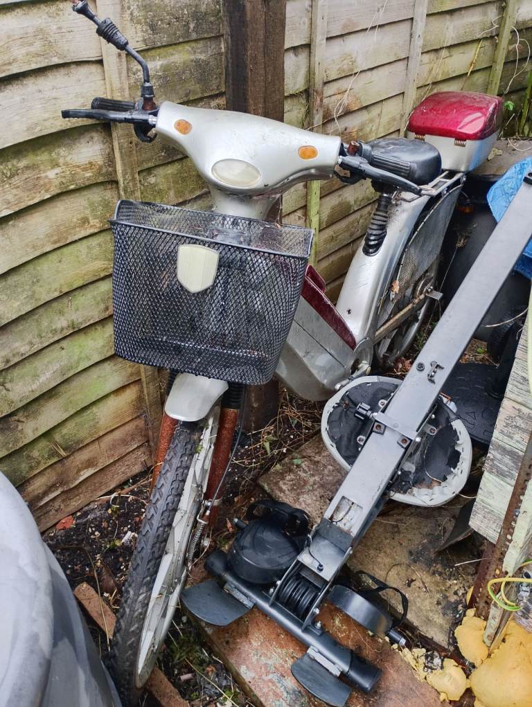 electric bike eapc/moped style, no keys/charger spares or repairs