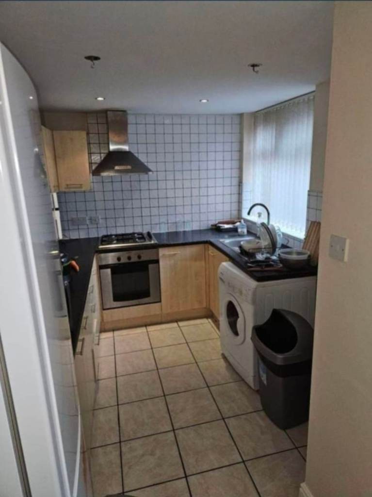 DOUBLE ROOM TO LET IN RUSHOLME