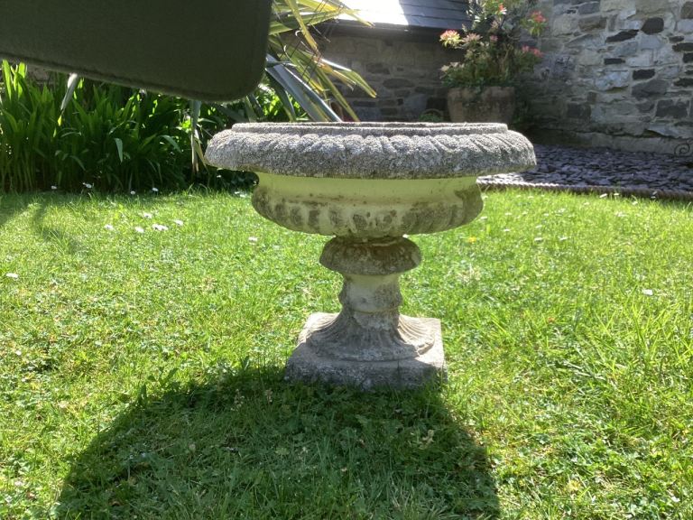 Garden urn/ planter