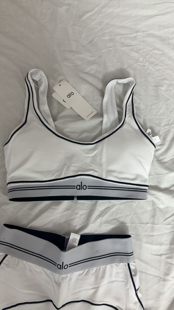 Alo Airbrush white gym yoga wear