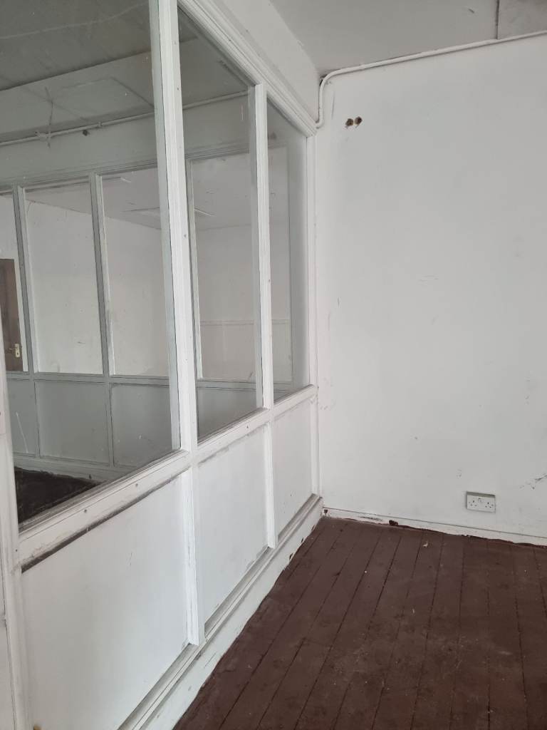First floor light storage space available to let - located in Sutton in Ashfield