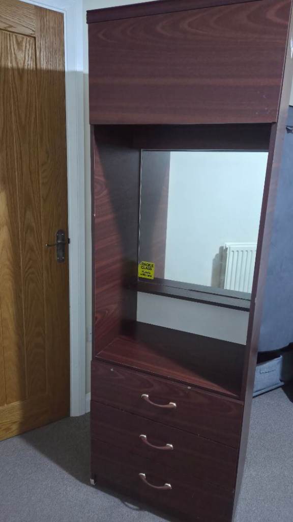 Dressing Table with Mirror – 3 Drawers & Top Storage – Excellent Condition