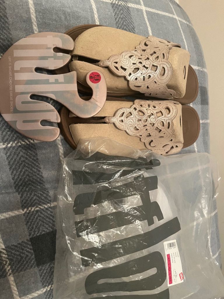 Ladies fit flop sandals. 