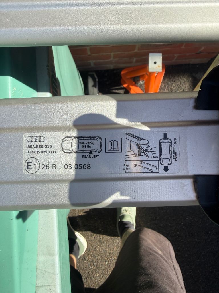 Audi q5 FY roof bars 