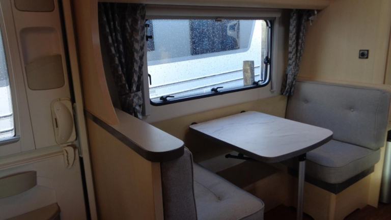 Hobby 645 VIP 5 BERTH,FIXED BED CARAVAN IN CLEAN CONDITION. 2010