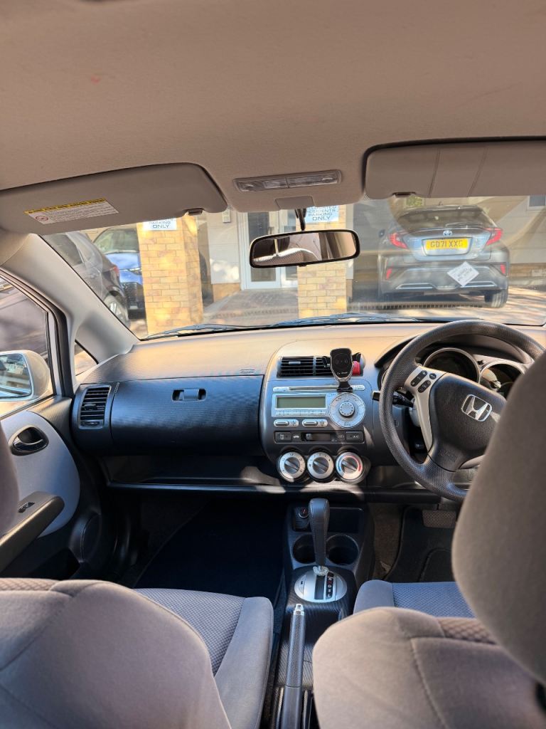 Reliable lady driven Honda Jazz well maintained