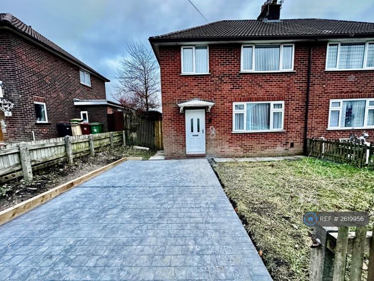 3 bedroom house in Masefield Drive, Farnworth, Bolton, BL4 (3 bed) (#2619956)